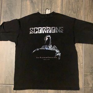 Unknown world graphic tee vintage scorpion shirt